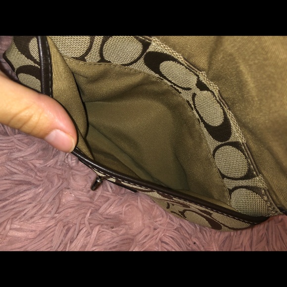 Coach Legacy Signature Wristlet 💕 - Picture 6 of 8